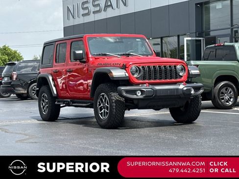 Used 2025 Jeep Wrangler Unlimited Rubicon w/ Convenience Group AWD/4WD image 1