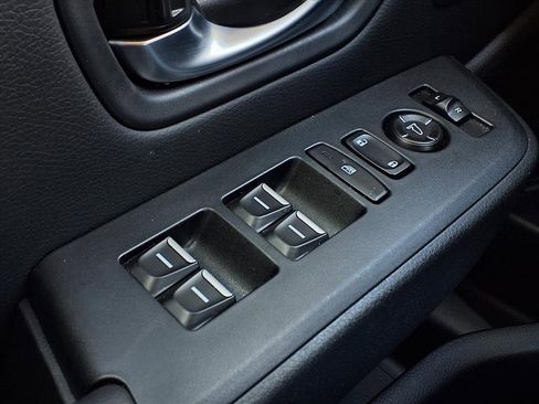 Used 2025 Honda Pilot EX-L image 19