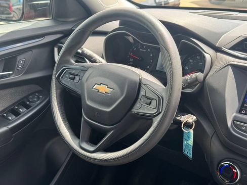 Used 2021 Chevrolet TrailBlazer LS w/ LPO, Blackout Package FWD image 22