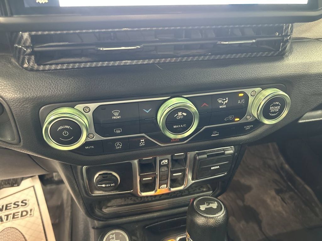 Used 2024 Jeep Wrangler Unlimited Sport AWD/4WD image 16