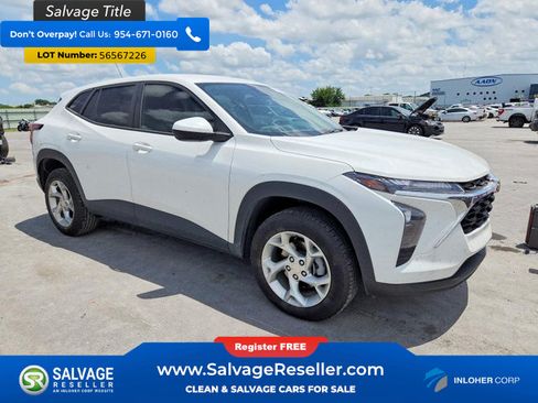 Used 2024 Chevrolet Trax LS w/ LS Convenience Package FWD image 5