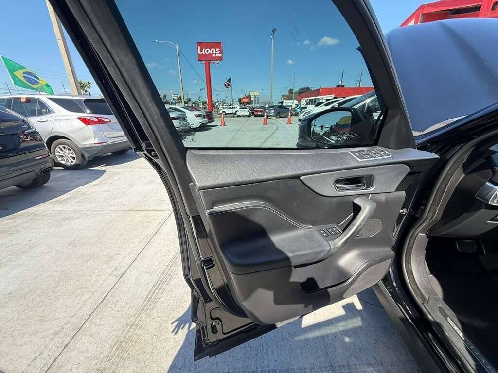 Used 2020 Jaguar F-PACE S AWD/4WD image 16