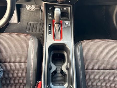 Used 2025 Nissan Kicks SR AWD/4WD image 19