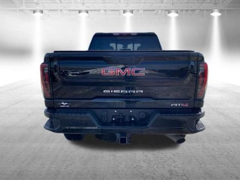 Used 2024 GMC Sierra 2500 AT4 w/ Technology Package image 9