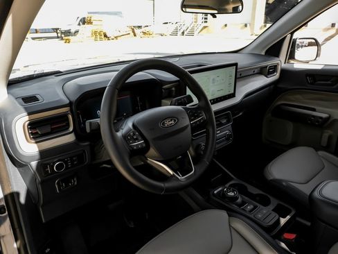 Used 2025 Ford Maverick Lariat w/ 4K Tow Package image 2