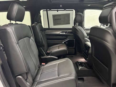 New 2026 Jeep Grand Wagoneer Limited image 17