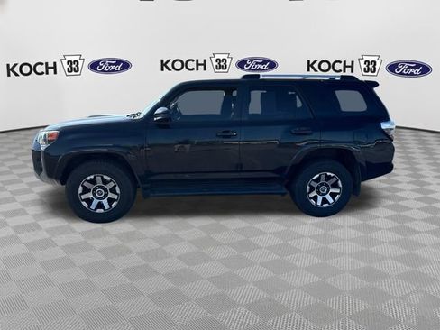 Used 2017 Toyota 4Runner TRD Off-Road AWD/4WD image 4