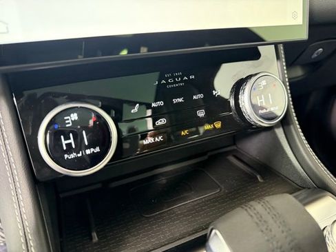 Certified 2025 Jaguar F-PACE R-Dynamic S image 21
