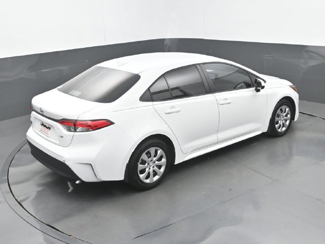 Used 2025 Toyota Corolla LE FWD image 28