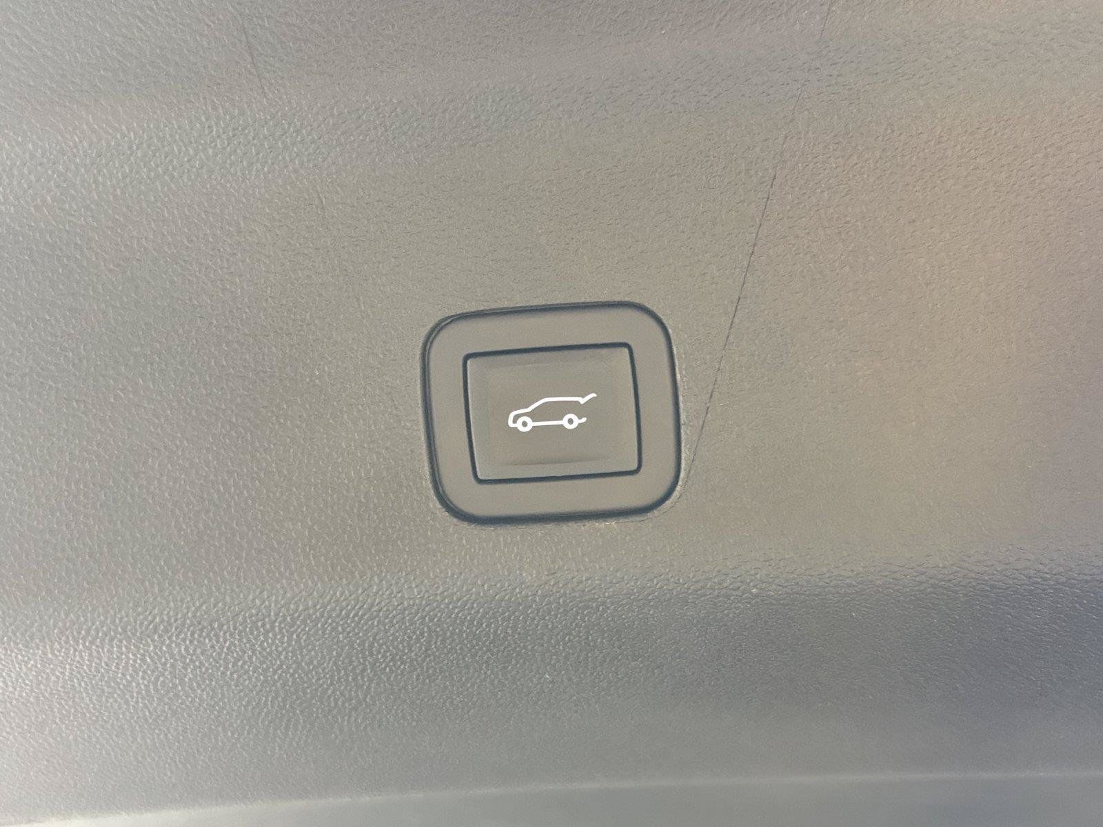 Certified 2024 GMC Yukon Denali Ultimate AWD/4WD image 19