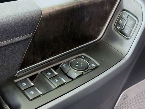 Used 2023 Ford F150 Lariat w/ Trailer Tow Package image 21