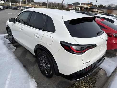 Used 2025 Honda HR-V EX-L image 8