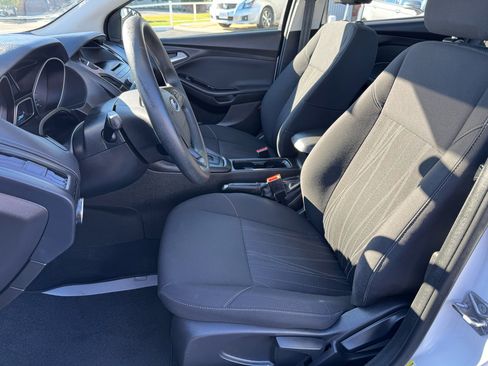 Used 2016 Ford Focus SE image 16