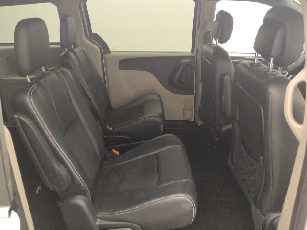 Used 2019 Dodge Grand Caravan SXT FWD image 19