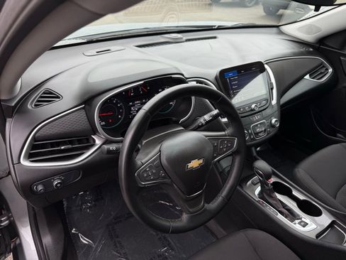 Used 2025 Chevrolet Malibu RS image 16