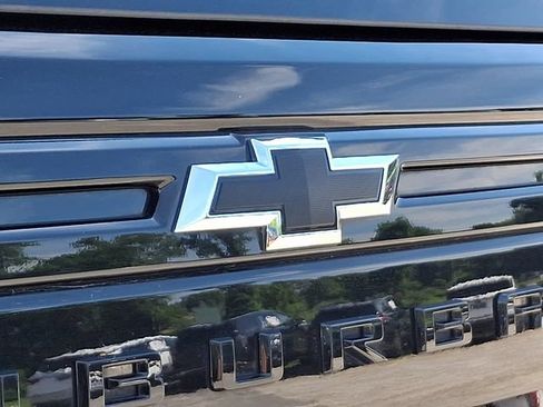 Used 2024 Chevrolet Suburban RST w/ Luxury Package AWD/4WD image 33