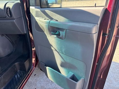 Used 2006 Ford E-350 and Econoline 350 Chateau image 19