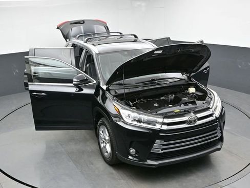 Used 2017 Toyota Highlander Limited image 49