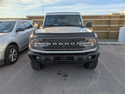 Used 2022 Ford Bronco Badlands image 6