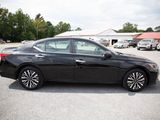 Used 2024 Nissan Altima 2.5 SV image 2