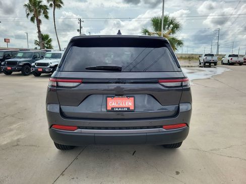 New 2026 Jeep Compass Latitude AWD/4WD image 13