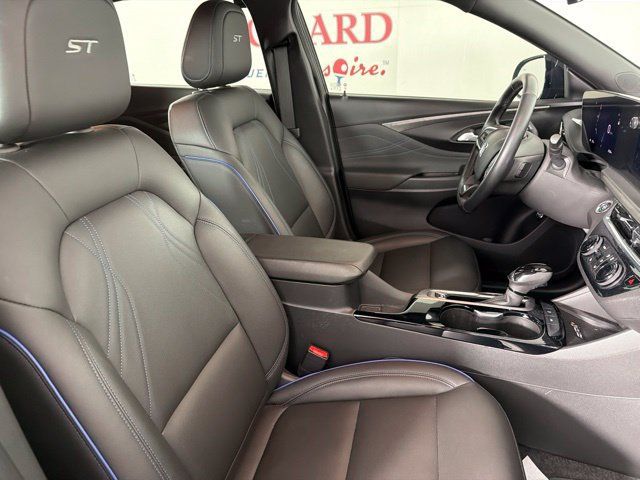 Used 2024 Buick Envista Sport Touring w/ Convenience I Package FWD image 32