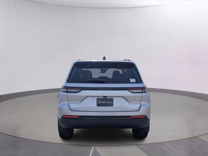New 2025 Jeep Grand Cherokee Altitude