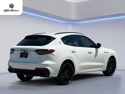 Used 2021 Maserati Levante AWD/4WD image 7