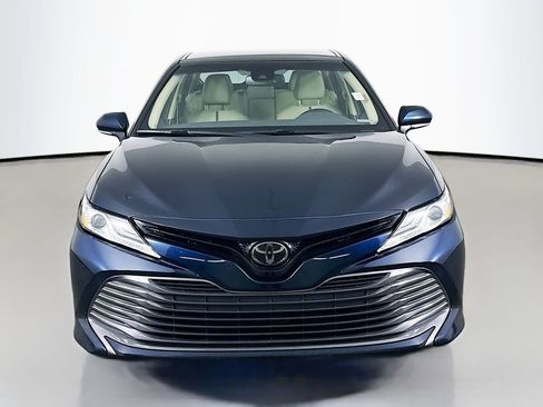Certified 2020 Toyota Camry XLE image 2