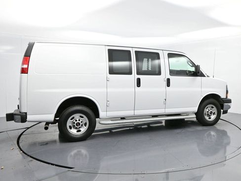 Used 2023 GMC Savana 2500 w/ Driver Convenience Package image 8