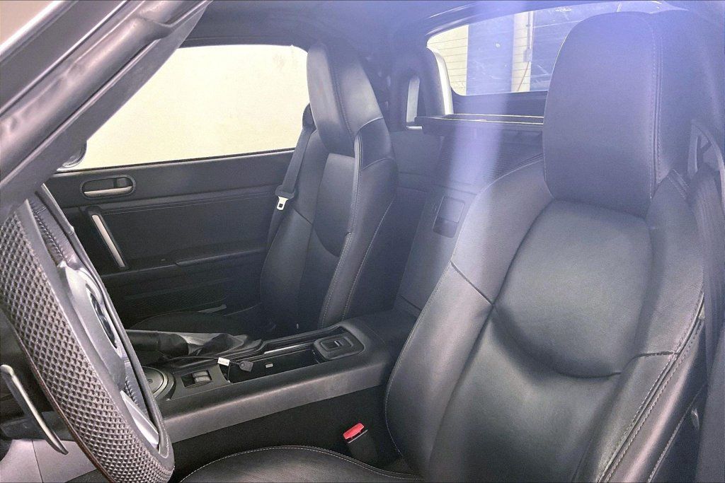 Used 2010 MAZDA MX-5 Miata Grand Touring w/ Premium Pkg RWD image 24