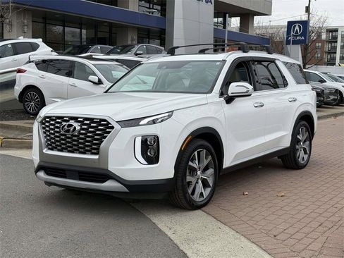 Used 2022 Hyundai Palisade SEL w/ Premium Package image 3