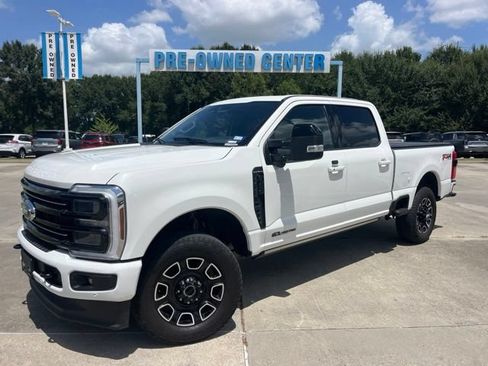 Used 2025 Ford F350 Platinum AWD/4WD image 2