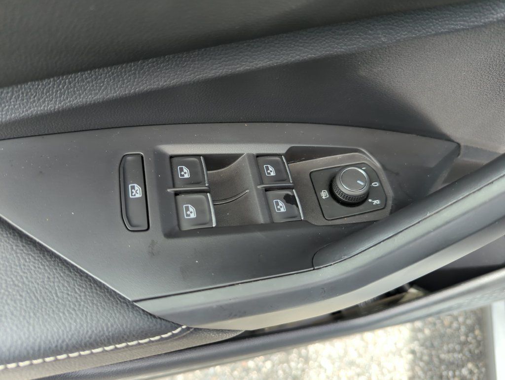 Used 2022 Volkswagen Jetta SE FWD image 31