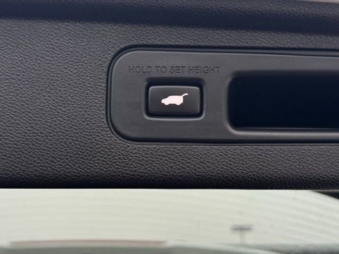 Used 2023 Honda Odyssey Elite image 11