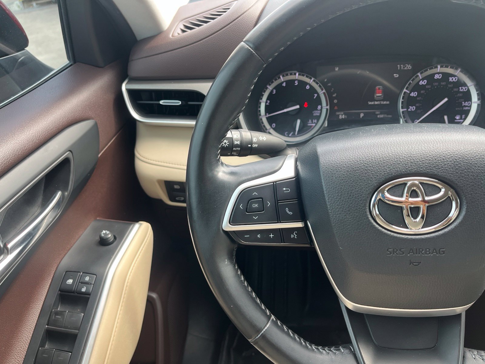 Used 2022 Toyota Highlander XLE FWD image 21
