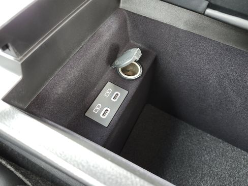 Used 2025 Lexus ES 300h Ultra Luxury w/ Accessory Package (Z2) image 39