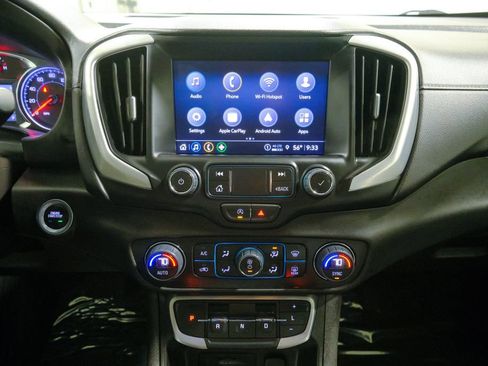 Used 2024 GMC Terrain SLT image 34