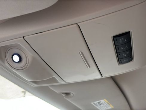 Used 2009 Chrysler Town & Country Touring FWD image 27