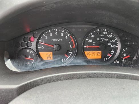 Used 2011 Nissan Frontier SV AWD/4WD image 28