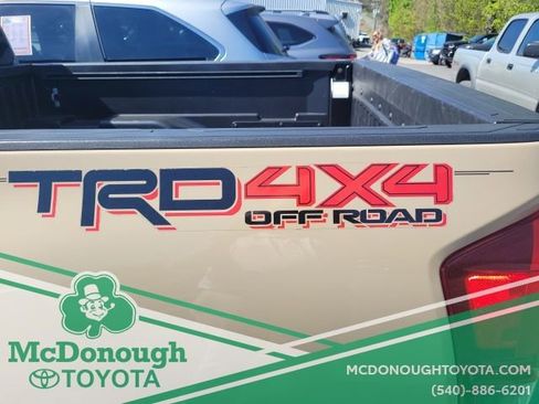 Used 2018 Toyota Tacoma TRD Off-Road image 5