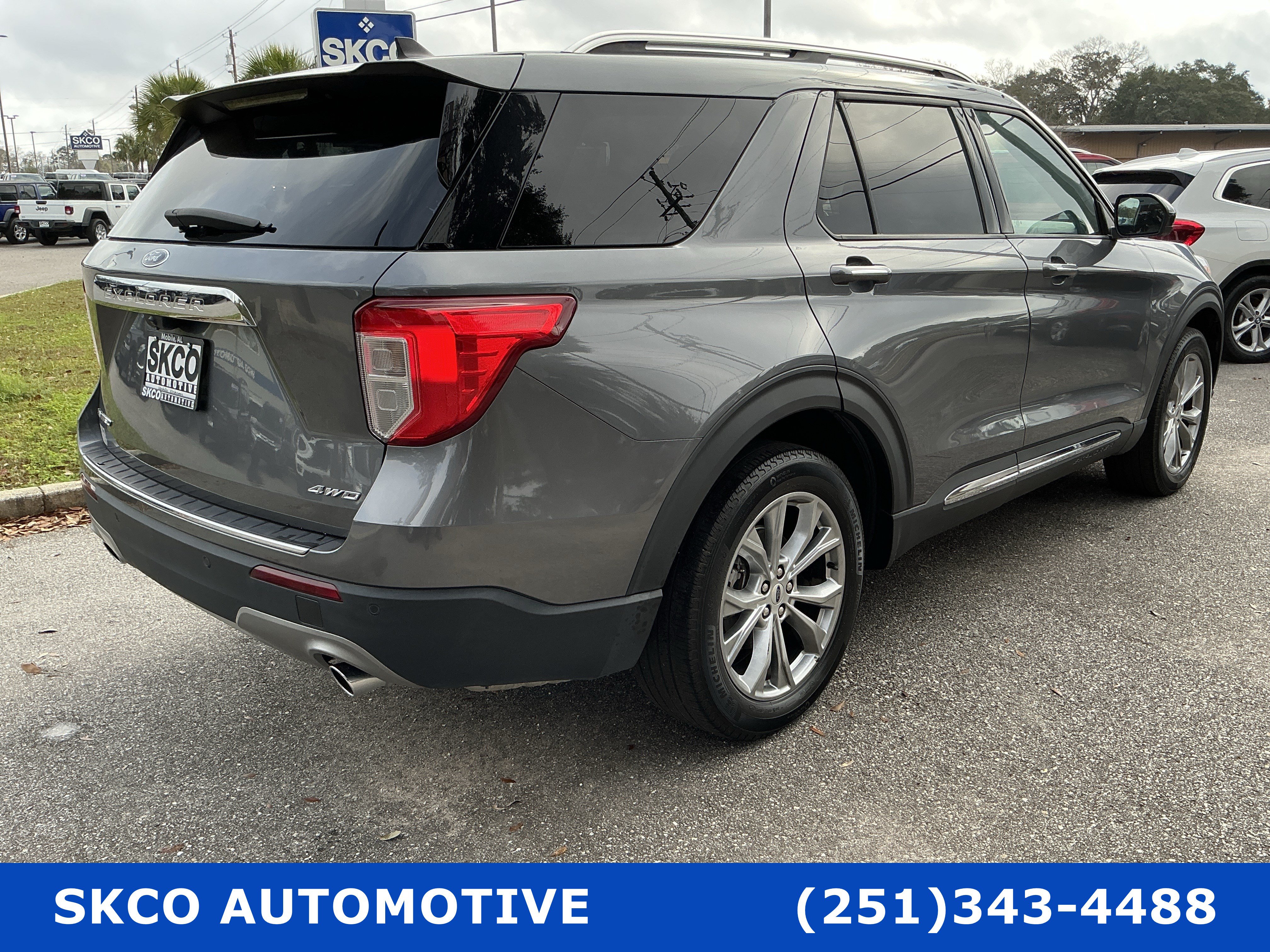 Used 2022 Ford Explorer Limited AWD/4WD image 5
