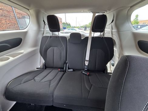Used 2024 Chrysler Voyager LX FWD image 29
