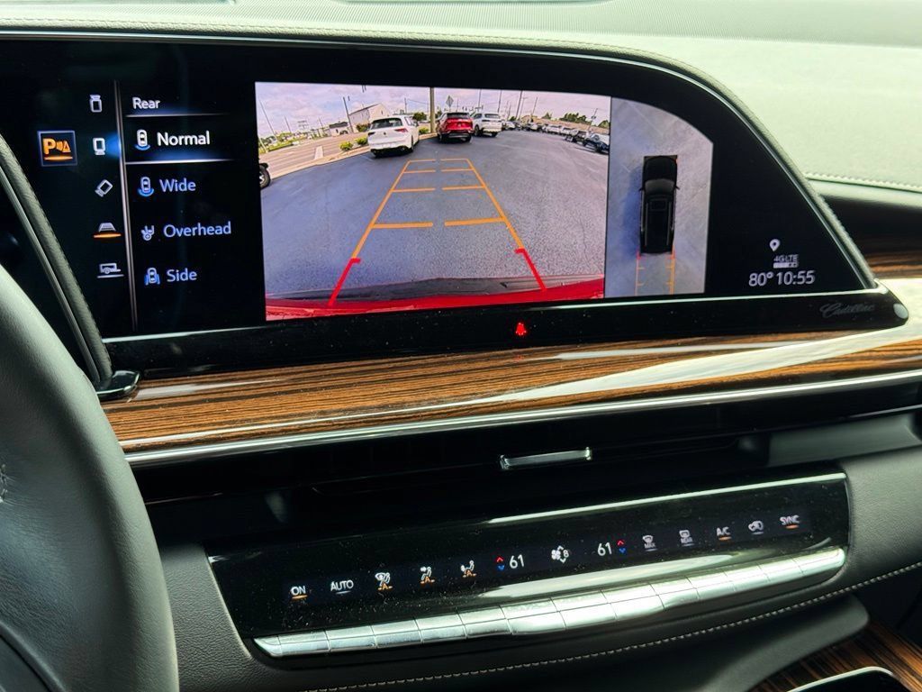 Used 2022 Cadillac Escalade Luxury AWD/4WD image 32