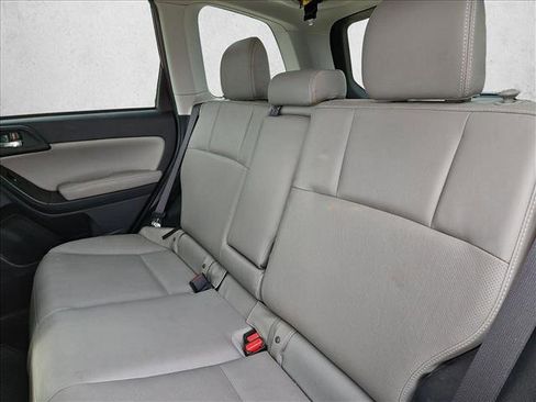 Used 2015 Subaru Forester 2.5i Limited image 17
