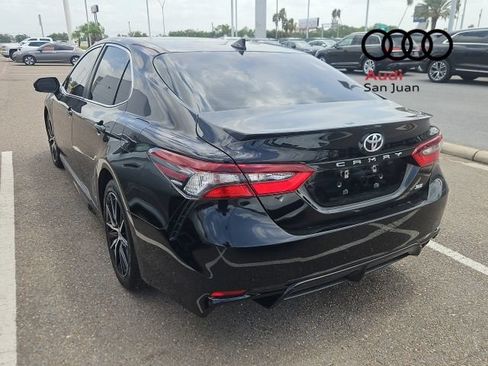 Used 2021 Toyota Camry SE FWD image 9
