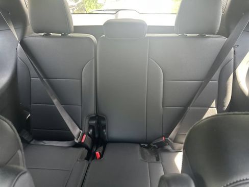 Used 2025 Chevrolet Traverse LT AWD/4WD image 27