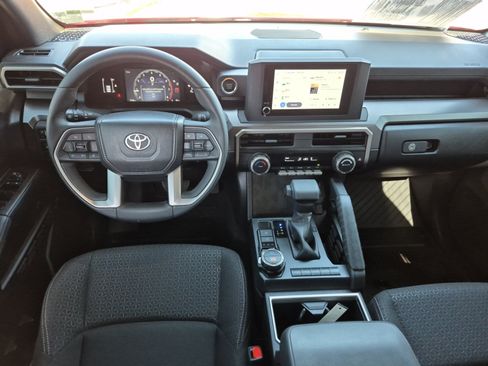 Certified 2026 Toyota 4Runner SR5 AWD/4WD image 18