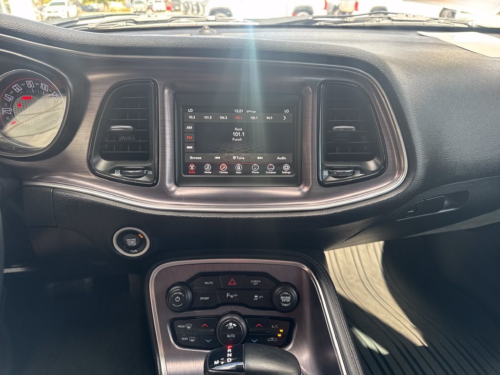 Used 2018 Dodge Challenger R/T w/ Driver Convenience Group RWD image 17