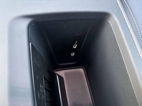 New 2026 Volkswagen Tiguan SE AWD/4WD image 31